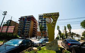 Mamaia Central Apartments